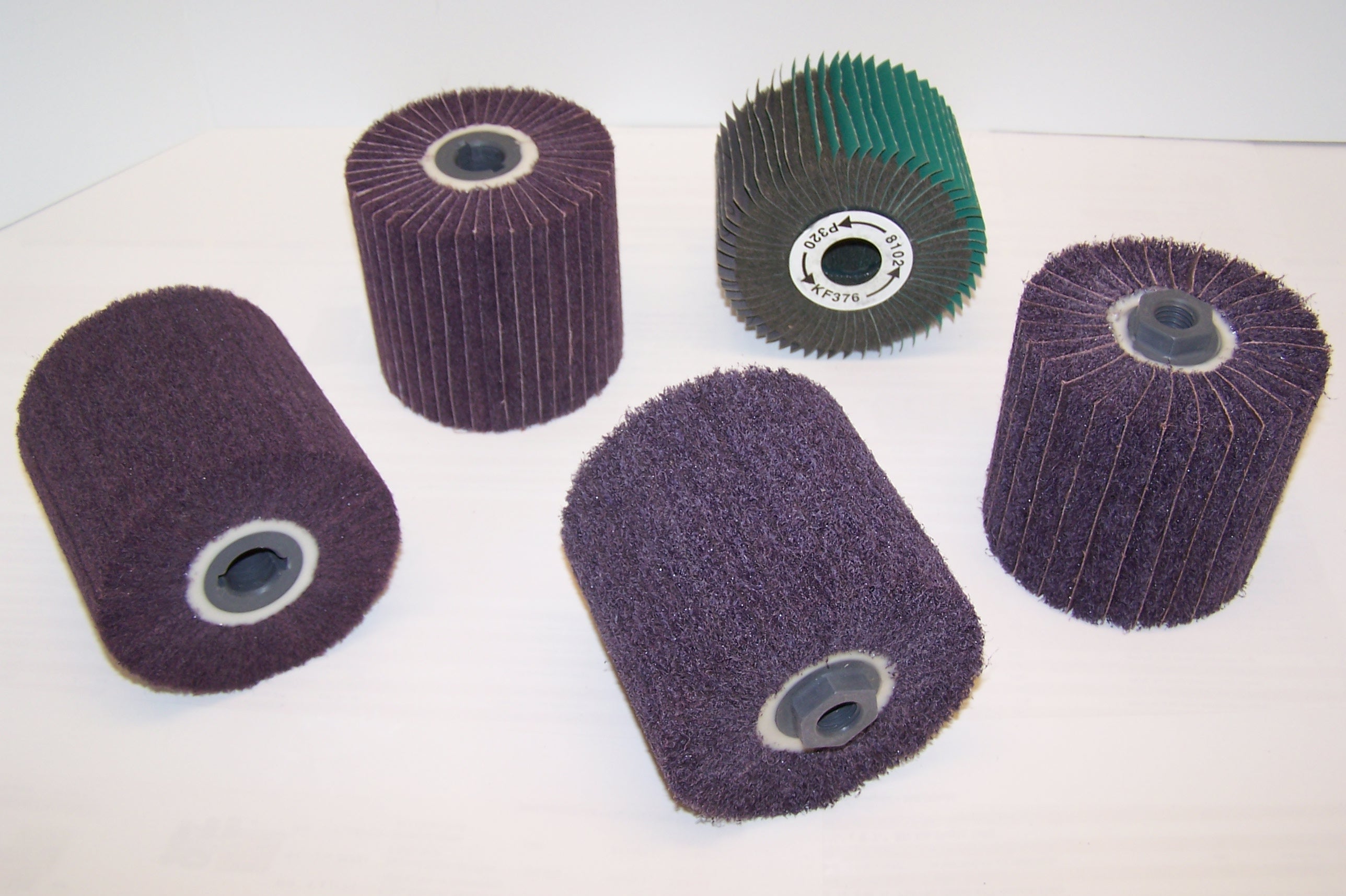 4 1/4 X 4 X 3/4" Key Non Woven Wheel